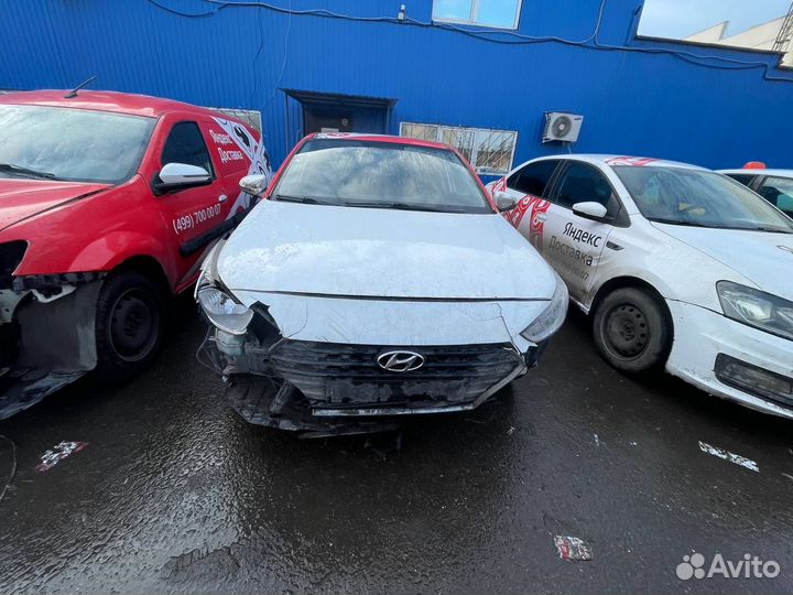 Hyundai Solaris 1.4 AT, 2018, битый, 125 000 км