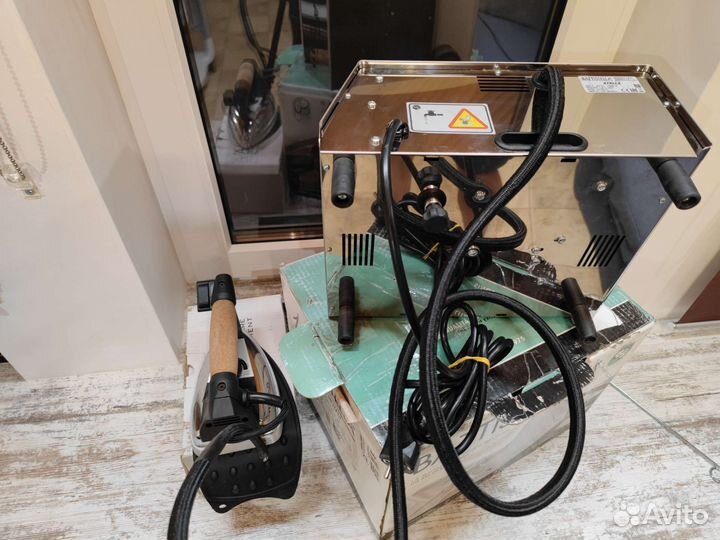 Парогенератор с утюгом Battistella Stella