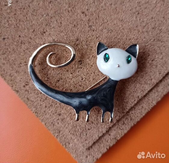 Брошь-кулон Кошка. Новая