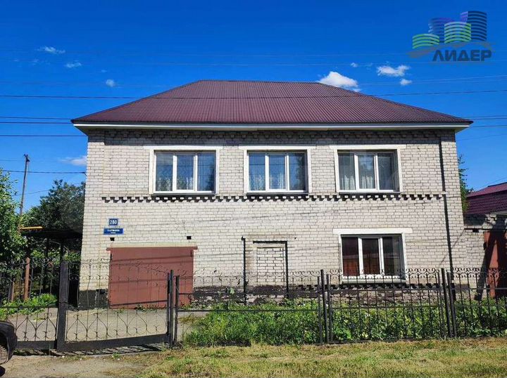 Коттедж 178 м² на участке 6 сот.