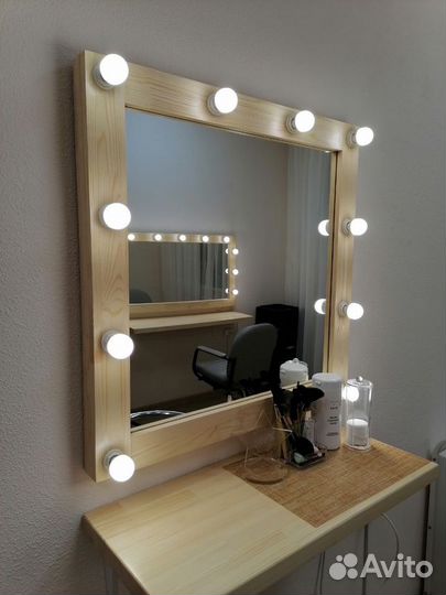 Гримерное зеркало для визажиста