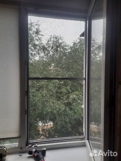 Москитная сетка на балконную дверь