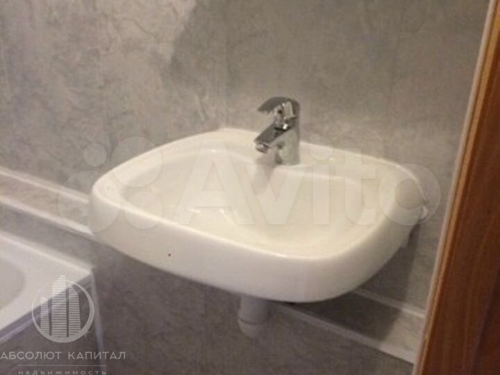 2-к. квартира, 62 м², 13/17 эт.