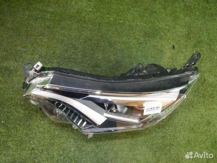 Фара левая Toyota RAV4