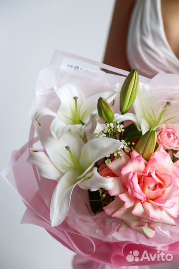 Букет с лилией