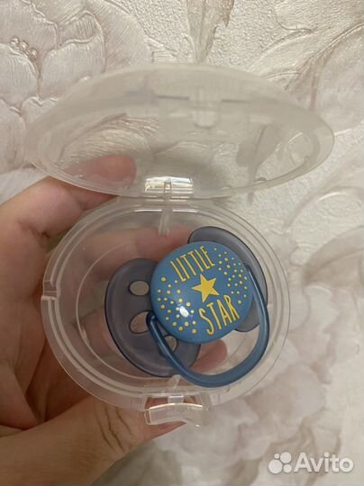 Новая соска авент в футляре