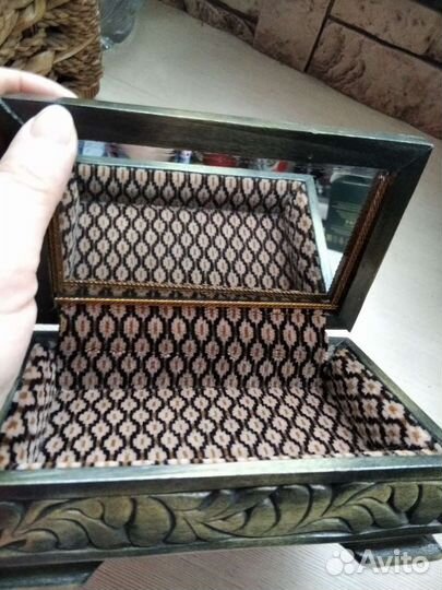 Шкатулка из дерева