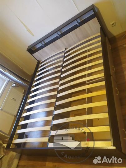 Кровать двуспальная