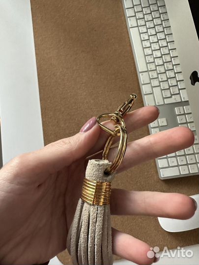 Брелок из замши на сумку или ключи