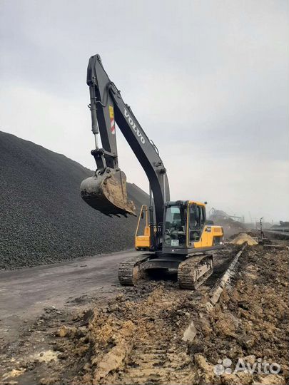 Услуги гусеничного экскаватора