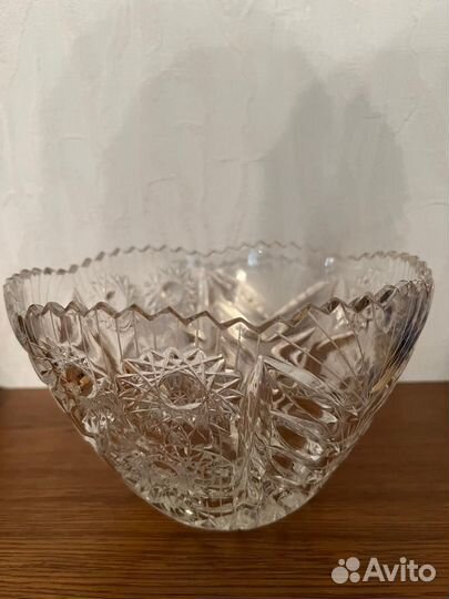 Хрустальная ваза в форме чаши большая