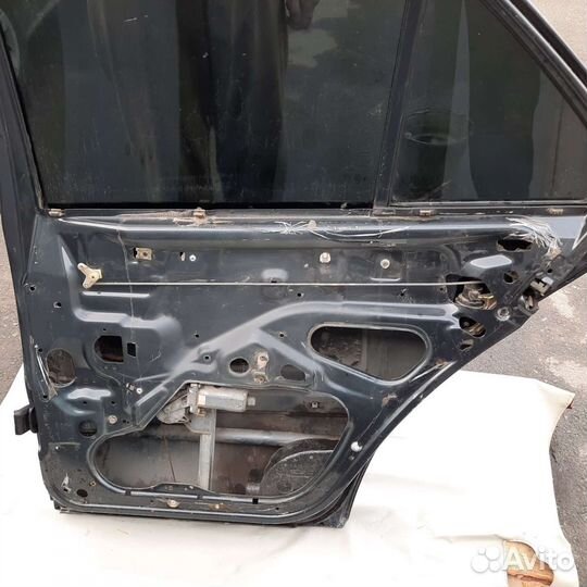 Дверь на Mercedes C 202