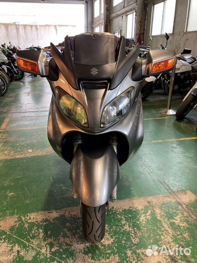Максискутер Suzuki Burgman (SkyWave) 650