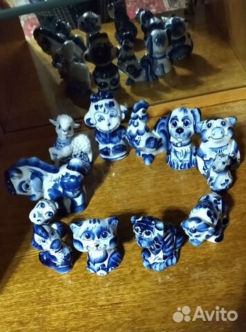 Фарфоровые статуэтки 12 штук