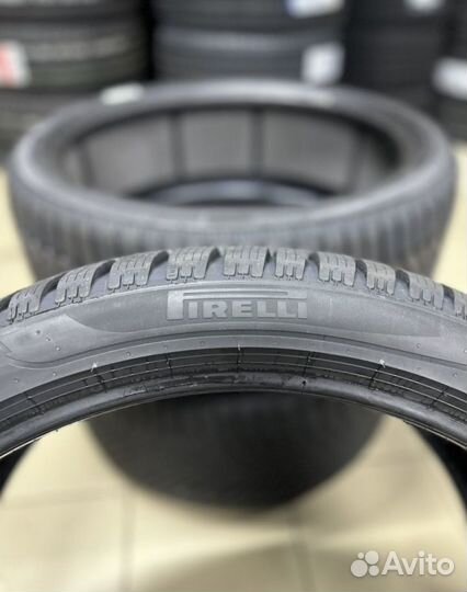 Pirelli Scorpion Winter 2 275/35 R22 и 315/30 R22 107V