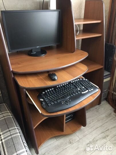 Компьютерный стол