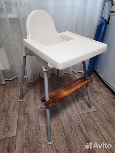 Стульчик для кормления IKEA с подножкой