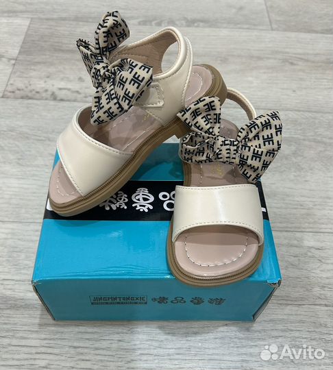 Сандалии новые