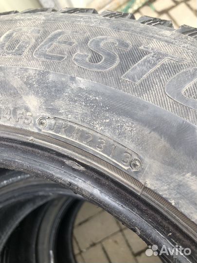 Bridgestone Blizzak Spike-01 225/65 R17 106T