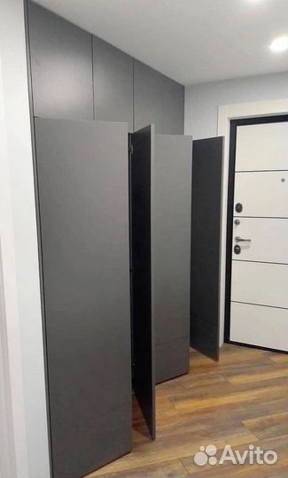 Шкаф распашной