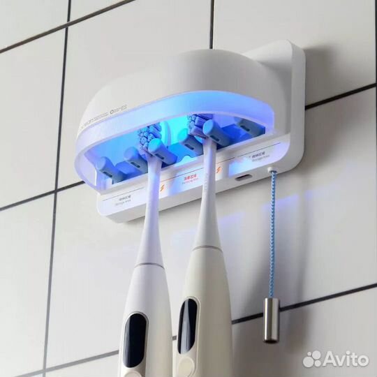 Дезинфицирующее устройство для зубных щеток