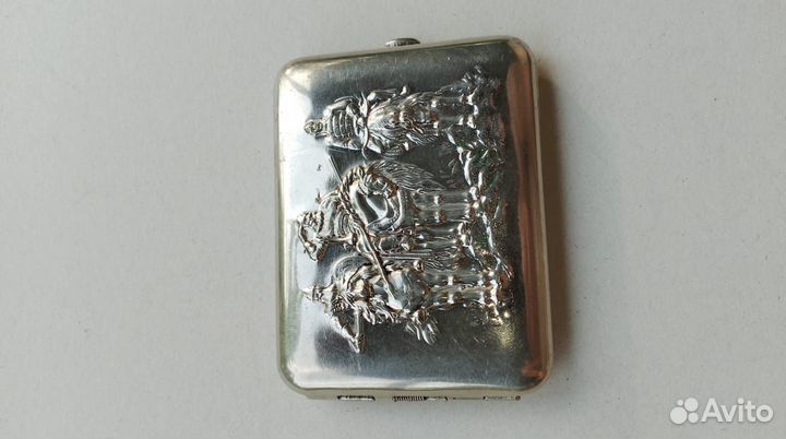 Портсигар для сигарет