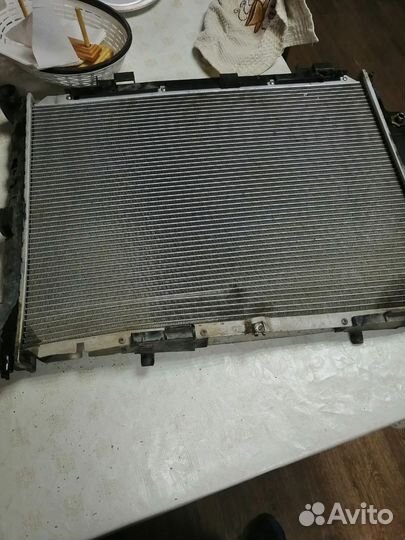 Радиатор охлаждения на Mercedes 210
