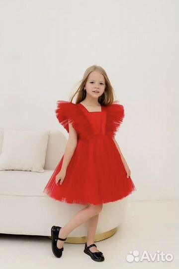 Платье нарядное пышное красное