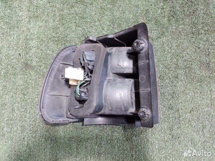 Стоп-сигнал задний правый Mitsubishi Delica PE8W