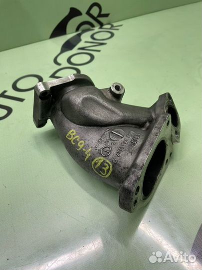 Патрубок впускного коллектора Audi Q7 4L 3.0L BUG