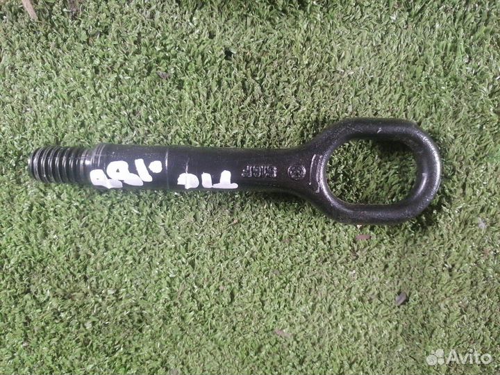 Крюк буксировочный Volkswagen Tiguan cawa 2009