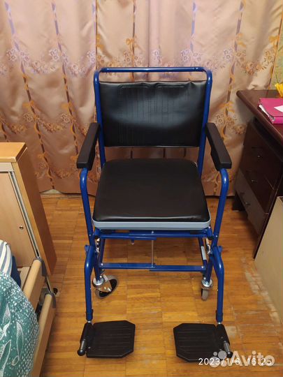 Кресло-стул с санитарным оснащением