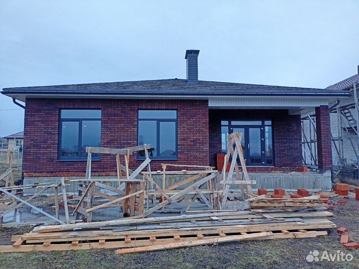 Строительная бригада. Фундамент / Кровля