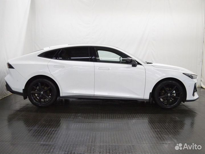 Changan UNI-V 1.5 AMT, 2023, 10 055 км