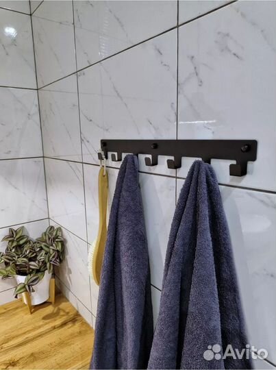 Вешалка настенная