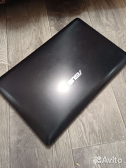 Продаю ноутбук asus на i3