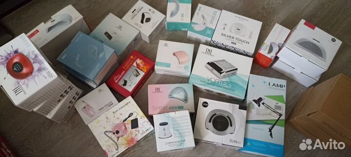 Лампа, аппарат, пылесборник для маникюра