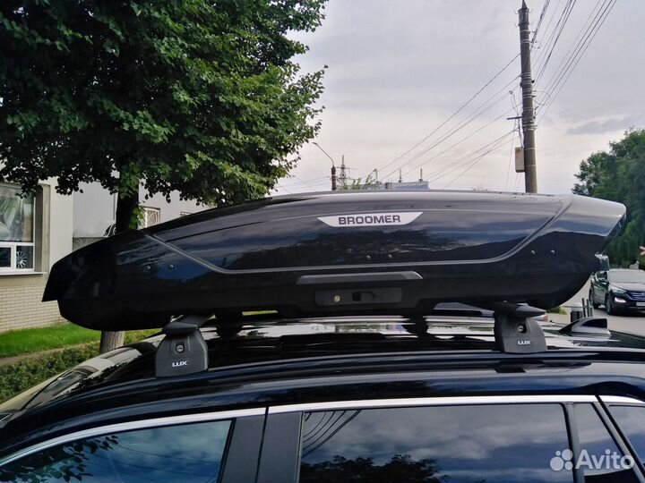 Автобокс Broomer черный глянец на Rav-4