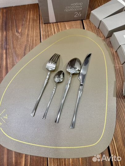 Столовые приборы новые на 4 персоны 2 ножа подарок