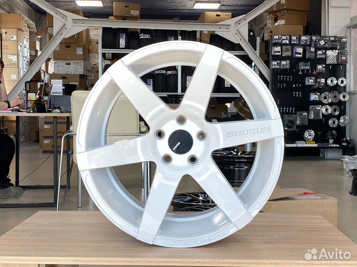 Диск литой Shogun A1 R18 j9.5/10.5 ET15/20 5*114.3