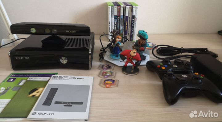 Xbox 360 slim + kinect + 2 джойстика+infinity