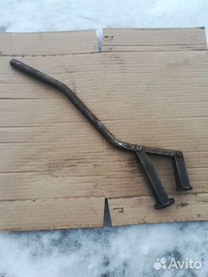 Ключ для рассухаривания клапанов