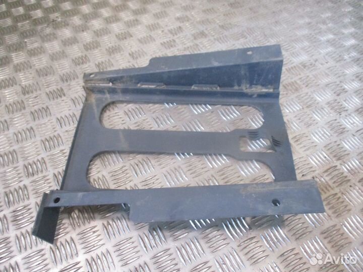 Накладка Iveco 504068017