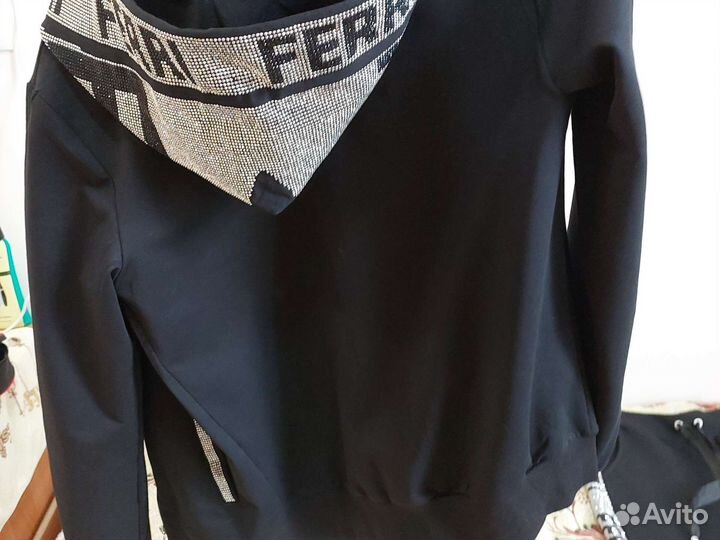 Спортивный костюм женский