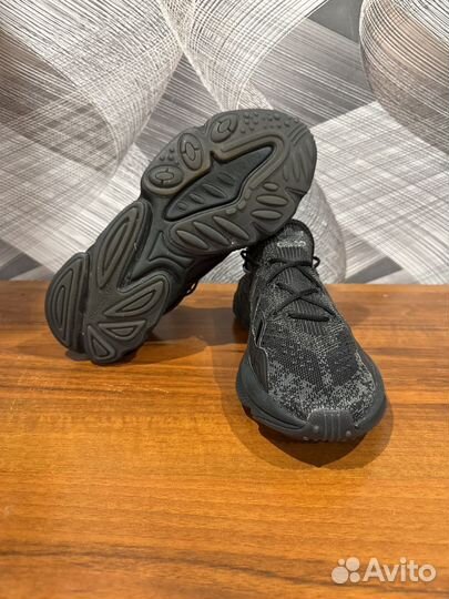 Кроссовки Adidas ozweego размер 43