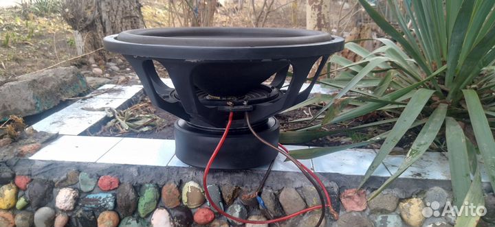 Сабвуфер 18 AQ hdc318