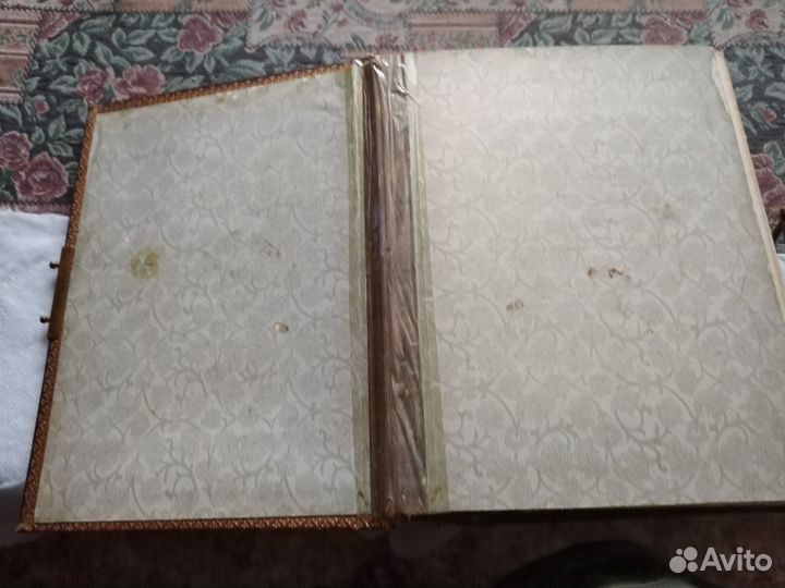 Старинный альбом для фотографий