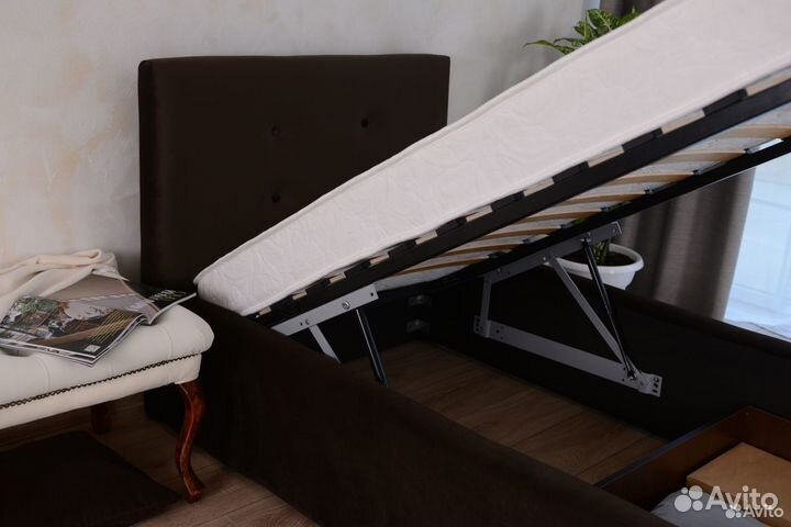 Кровать с матрасом + подъемный механизм Роза