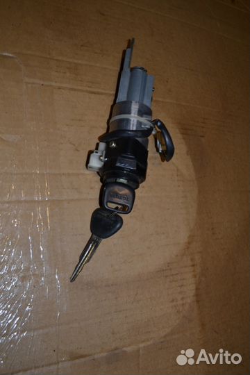 Замок зажигания Toyota Vista/ Camry