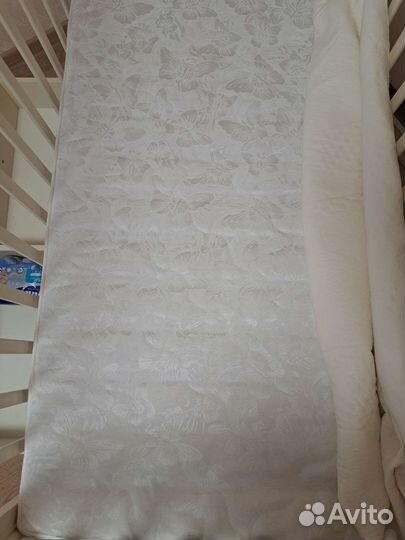 Детская кроватка с матрасом